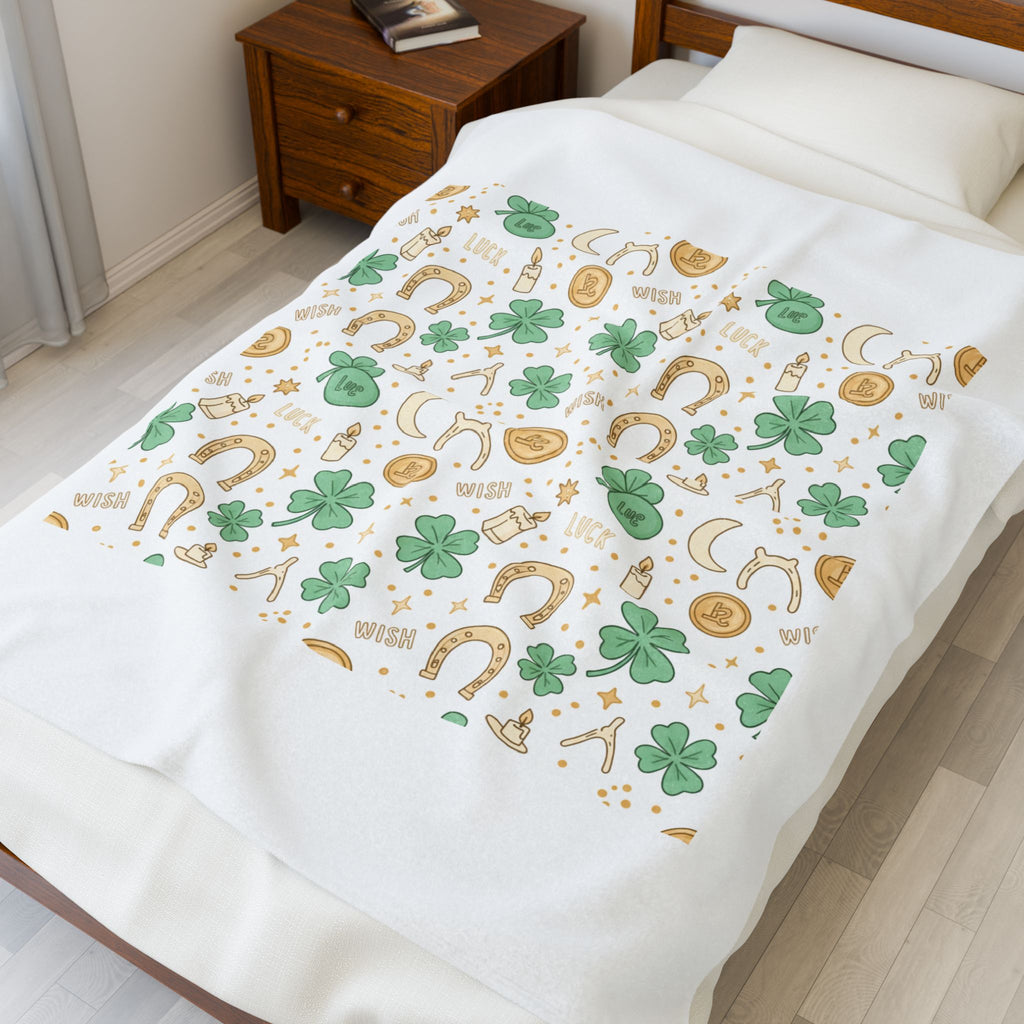 Lucky Charm Sticker Pattern Blanket | Mint Gold clovers horseshoes stars lotus
