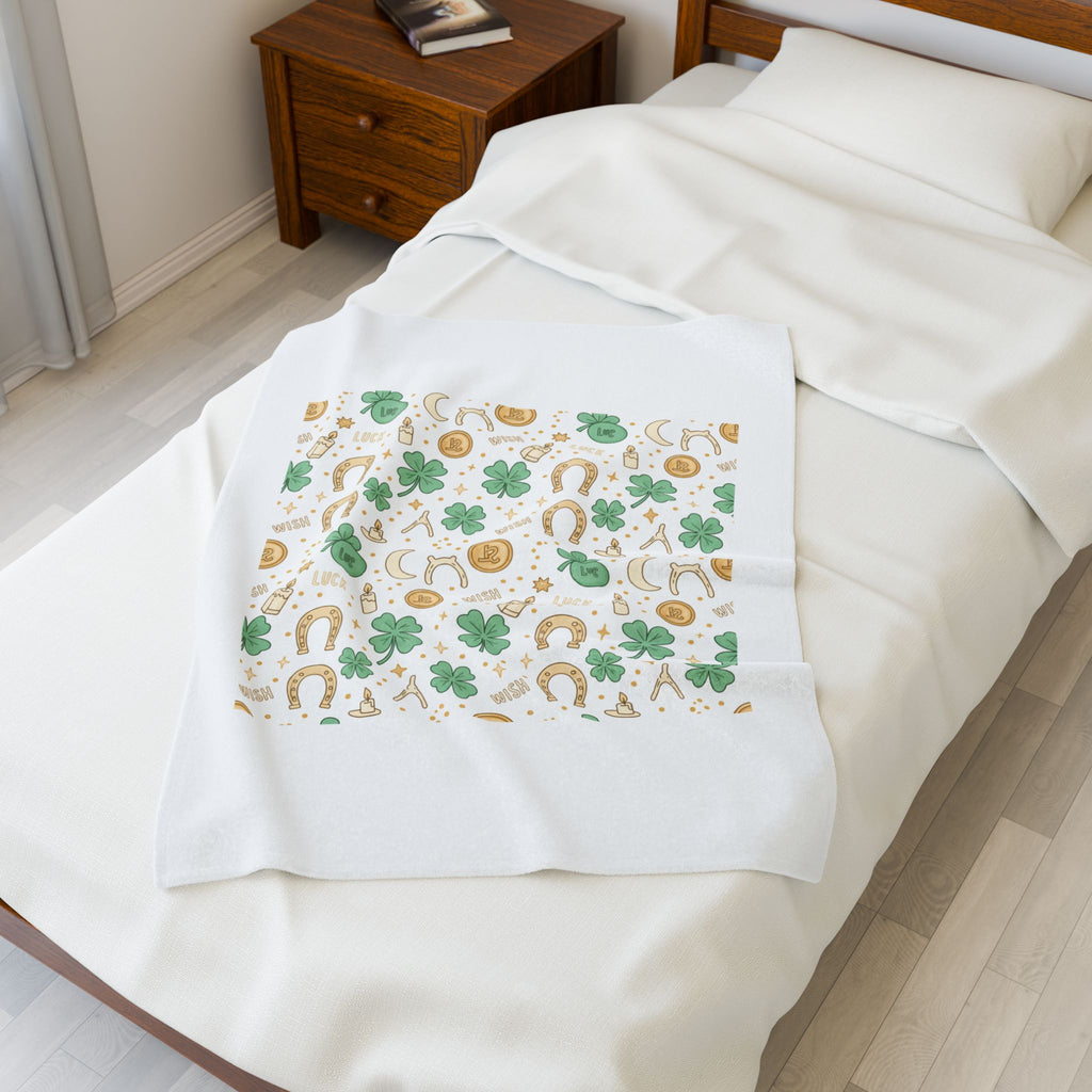 Lucky Charm Sticker Pattern Blanket | Mint Gold clovers horseshoes stars lotus
