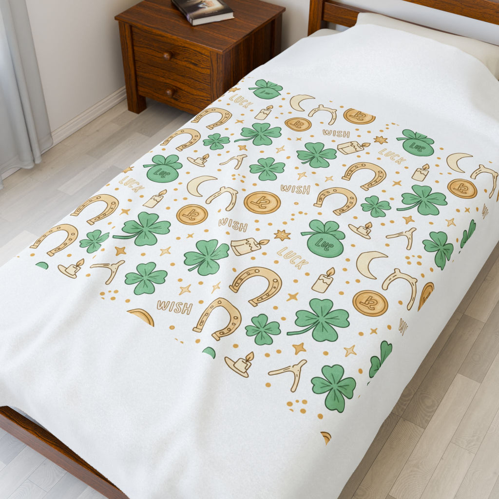 Lucky Charm Sticker Pattern Blanket | Mint Gold clovers horseshoes stars lotus
